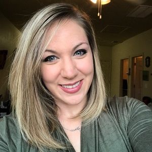 Meet your Posher, Melissa